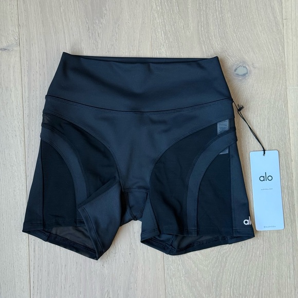 Alo Yoga Airlift Heat Wave 5” Biker Shorts Small